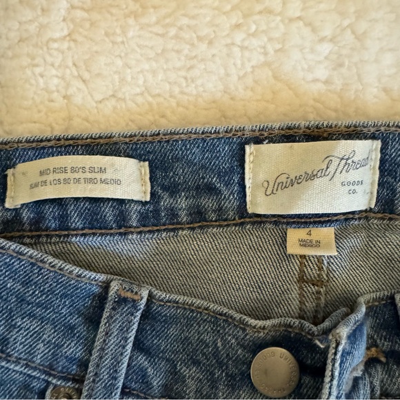 Universal Thread Mid rise 80s slim Jeans - Picture 4 of 4